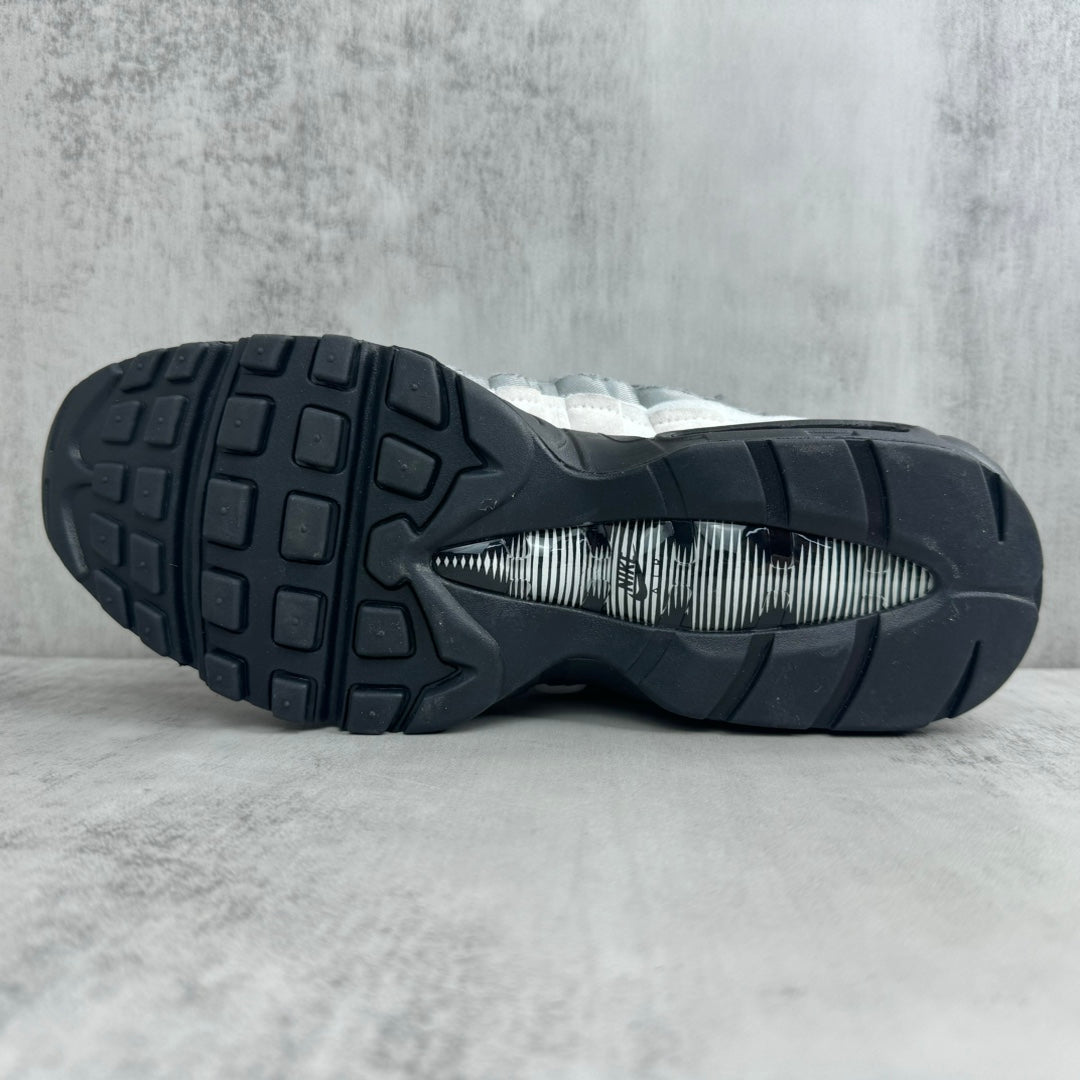 Air Max 95 x CDG “Cinza e preto”
